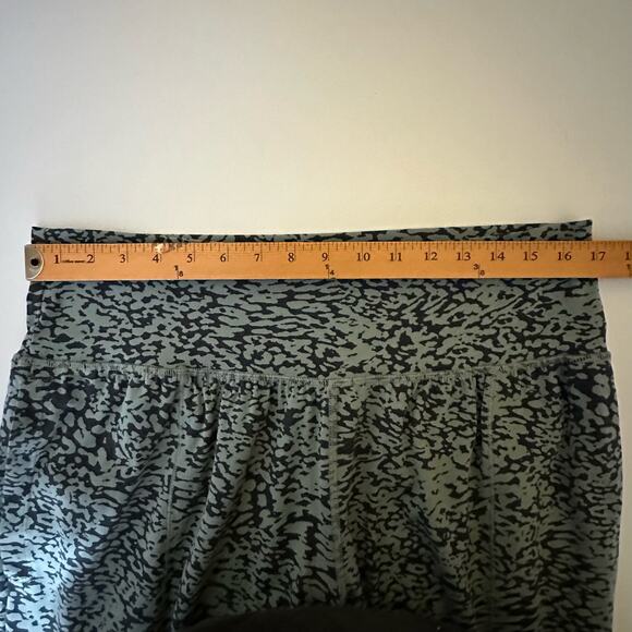Athleta Pants Womens Extra Large Gray Salutation Jogger Ocelot Spot Print Yoga - Picture 11 of 15